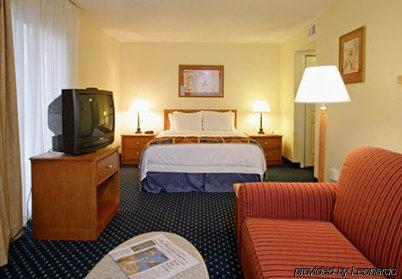Gatehouse Suites East Lansing Room photo